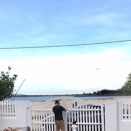 Sea Kecil Tiny House Near Jetty Of Kuala Besut Villa Kampong Nail Buitenkant foto