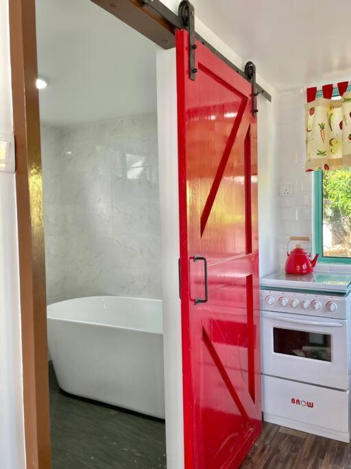 Sea Kecil Tiny House Near Jetty Of Kuala Besut Villa Kampong Nail Buitenkant foto